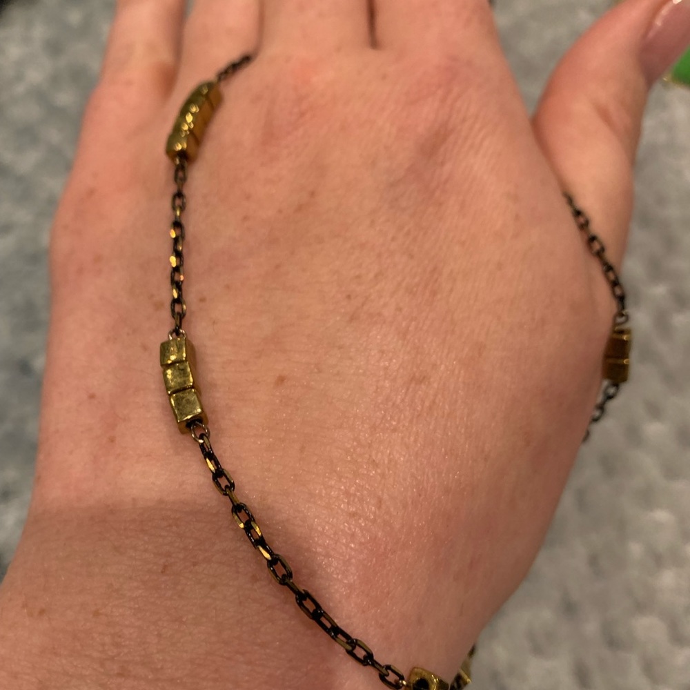 Necklaces - Picture 5 of 8